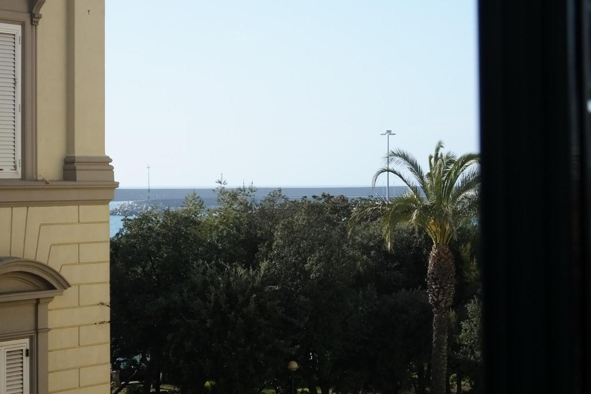 La Finestra Sul Mare B&B Livorno Kültér fotó